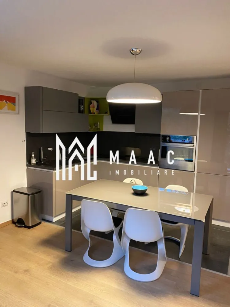 Casă | 80 MPU | Curte | Sub Arini - MAAC Imobiliare vă propune spre închiriere o casă cu 2 camere, situată într-o zonă premium și deosebit de căutată din Sibiu, în imediata apropiere a parcului Sub Arini. 

Poziționarea oferă un echilibru perfect între liniștea naturii și accesibilitatea rapidă către punctele de interes ale orașului.

Proprietatea este dispusă pe un singur nivel, fiind o construcție solidă din caramidă, realizată în anul 1985 și complet pregătită pentru a deveni noua dumneavoastră locuință. 

Casa are un acoperiș oblic din țiglă si beneficiază de o curte individuala împrejmuită, ideala pentru relaxare.

Caracteristicile principale ale proprietății sunt următoarele:

Casă pe un singur nivel (construcție din cărămidă, an 1985)

 2 camere:
dormitor 

bucătărie închisă

baie cu cabină de duș

Suprafață teren: 250 mp (curte individuală împrejmuită)

Sistem de încălzire: Centrala proprie pe gaz

Utilități complete: Apa curentă, electricitate, canalizare, țeavă de gaz, internet, cablu TV, telefon

Tamplărie si finisaje: Tâmplărie termopan

Elemente de siguranță: Obloane și ușă metalică la intrare

Dacă aceasta proprietate corespunde cerințelor dumneavoastră și doriti să locuiți într-una dintre cele mai verzi zone din oraș, nu ezitați să ne contactați pentru a programa o vizionare sau pentru a obține informații suplimentare specificând codul de identificare al proprietății ID: CP3111952.