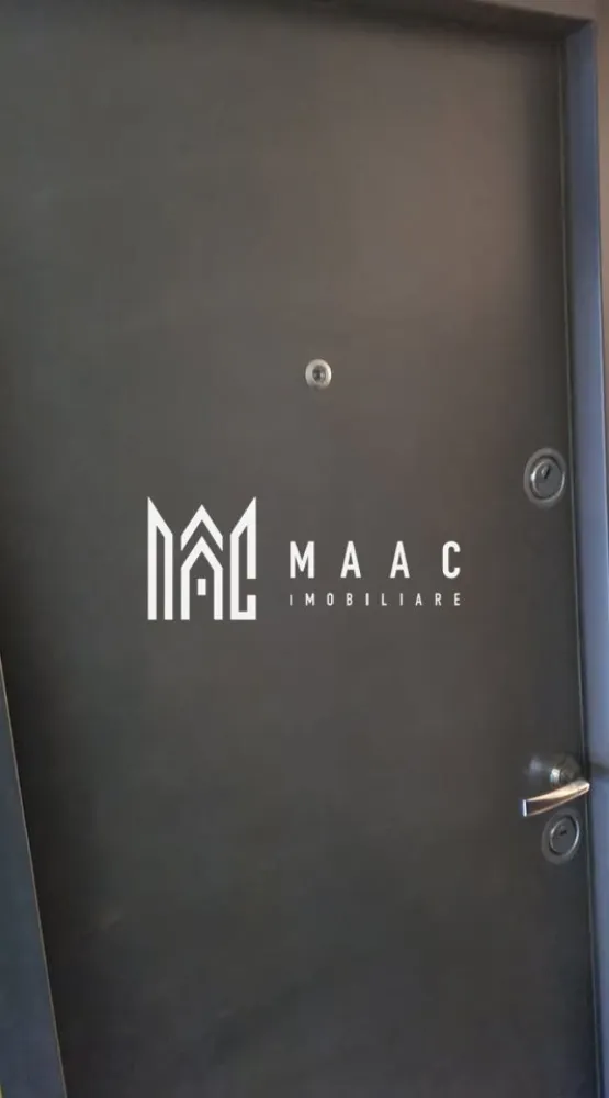 Garsonieră | 15 mp | Complet renovată | Centrală proprie | Lazaret - Maac Imobiliare prezintă o garsonieră ideală atât pentru investiție (închiriere), cât și pentru locuință personală, situată în cartierul Lazaret, zona Compa.

Locuința are o suprafață utilă de 15 mp și este compartimentată eficient, fiind compusă din cameră, baie și chicinetă.

Garsoniera a fost recent renovată complet și se prezintă într-o stare excelentă:

gresie și faianță noi
parchet nou
uși interioare noi
geam termopan nou
proaspăt zugrăvită

Dispune de centrală termică proprie pe gaz, oferind confort și costuri reduse de întreținere.

Un avantaj important este priveliștea plăcută către munte, care oferă un plus de relaxare.

Se predă pregătită pentru locuire sau pentru a fi dată imediat în chirie.

Pentru mai multe detalii sau pentru a programa o vizionare, vă rugăm să ne contactați specificând ID: CP2993340.