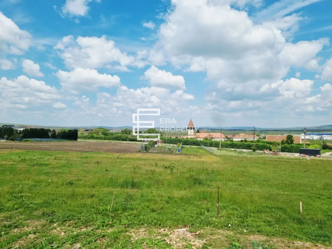 Casă individuală | 4 camere, 3 băi | teren 476mp |Șura Mică (zonă Sala de Sport)