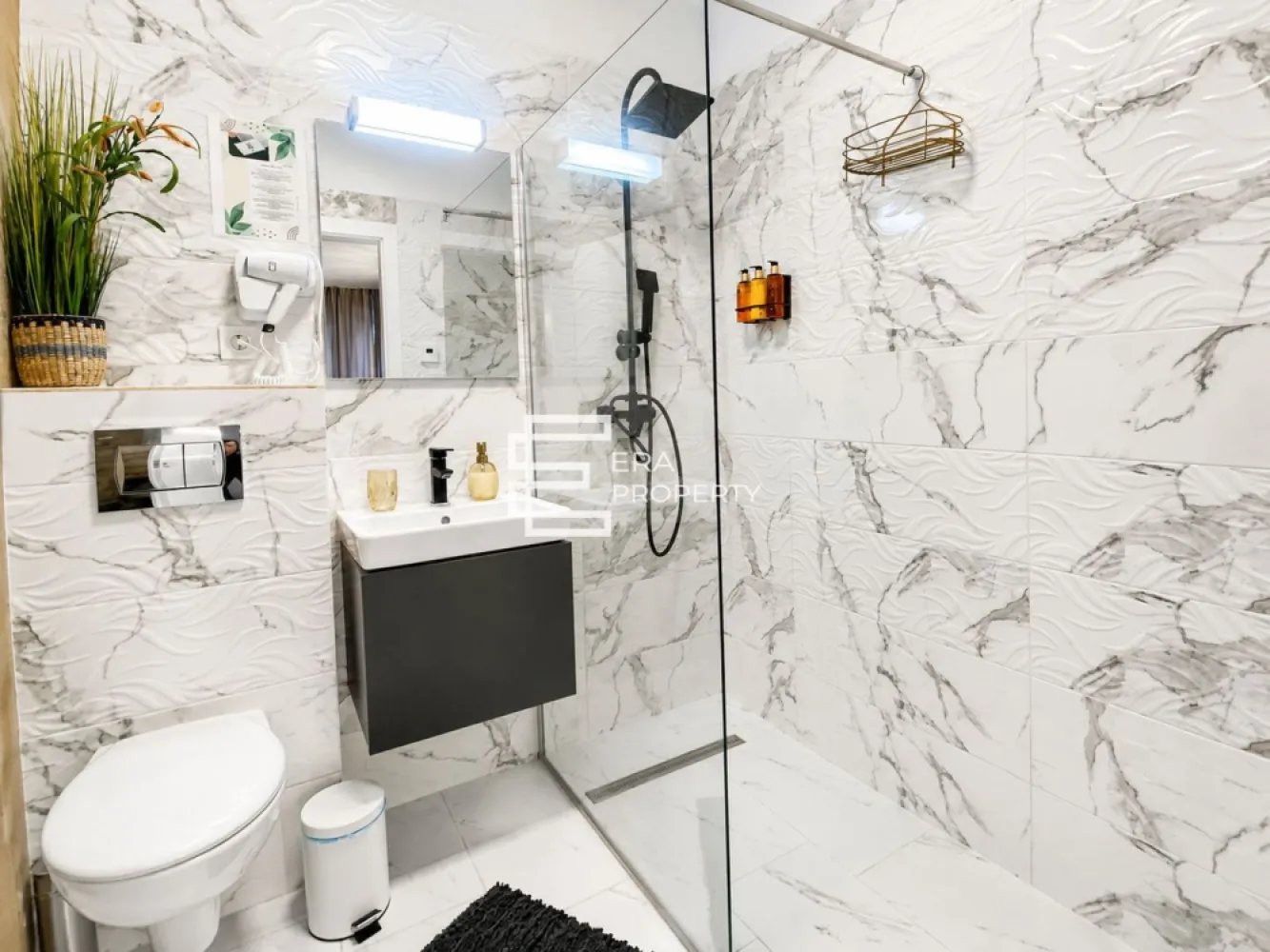 Apartament modern cu 2 unități tip studio, 2 băi și 2 terase