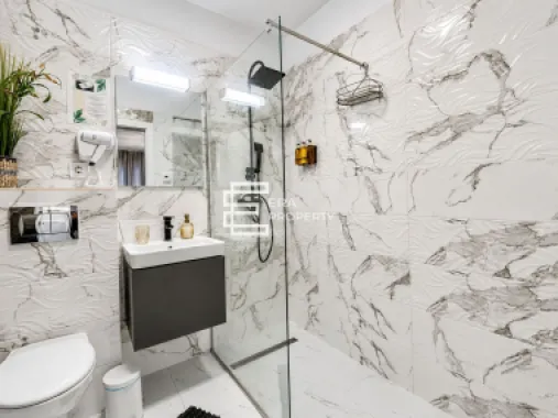 Apartament modern cu 2 unități tip studio, 2 băi și 2 terase