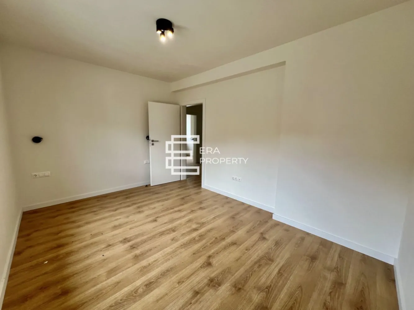 Apartament 3 camere/71 mp, /LA CHEIE /zona Industriala Vest