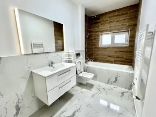Apartament 3 camere/71 mp, /LA CHEIE /zona Industriala Vest