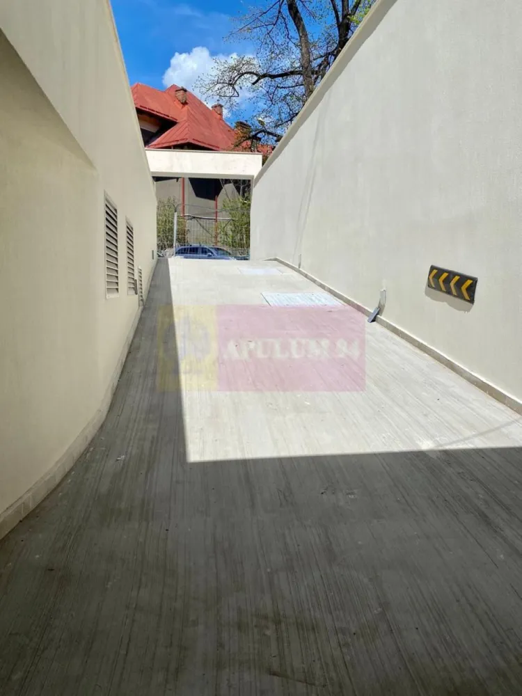 Apartament 3 Camere | OFERTA SPECIALA | Cartierul Armenesc - Un proiect rezidențial boutique UNIC si impresionant, structurat pe S+P+2+3R, oferind doar 13 apartamente unice și 24 de locuri de parcare subterane.
Proiectul include o selecție diversă de apartamente cu 3 și 4 camere. Fiecare apartament beneficiază de balcoane spațioase, iar locuințele de la parter oferă grădini private generoase.
Apartamentul dispune de 3 camere, decomandate, luminoase,i si o terasa de 5.5mp. Etaj 2/3.
Chirie lunara 1650 euro + TVA. ( OFERTA SPECIALA - timp limitat )
2 locuri parcare/ apartament. 150 euro + TVA , lunar per loc parcare.
Pentru mai multe detalii si programarea unei vizionari, contactati-ne !

apulum94@apulum94.ro
adrian@apulum94.ro
Whatsapp 0733683453

Apulum94 presents an exceptional boutique residential project with a S+P+2+3R structure, featuring 13 unique apartments and 24 underground parking spaces. The diverse selection of 3 and 4-room apartments boasts large windows that flood the spacious, well-designed interiors with natural light. Each unit includes generous balconies, while ground floor apartments offer expansive private gardens, creating a tranquil oasis in the city center.