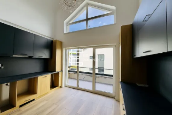 Apartament tip penthouse partial mobilat , Intabulat,zona Cristian