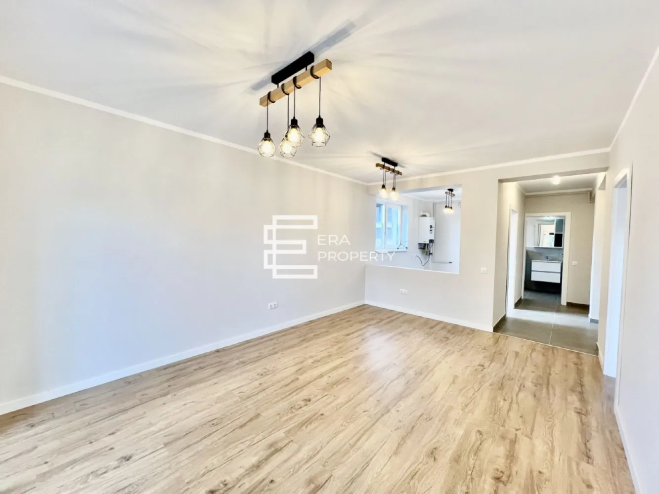 Apartament 3 camere, intabulat, finisat la alb- zona Industriala Vest - Apartament 3 camere 72 mp in Zona Industriala Vest, Cristian, Sibiu - Comision 0%

- Proiect modern cu peste 50 de vile situat intr- o zona deosebita, la DOAR 4 minute de Zona Industriala Vest si Aeroport. Accesibilitate si lipsa ambuteiajelor rutiere. DaVinci Homes are 4 intrari - iesiri. Intrare facila spre Sibiu prin 3 rute diferite: (1) centura Sud, (2) centura Nord, (3) DN Sibiu - Cristian. 
- Suprafata utila: 72,22 mp 
-Suprafata balcon:15.44 mp
- Compartimentat astfel: hol acces, living, bucatarie inchisa, 2 dormitoare, 2 bai, balcon generos in suprafata de 15,44 mp.
- Apartamentul se preda la stadiul de Alb: pereti finisati cu lavabila alba, centrala termica, incalzire in pardoseala, instalatii ternice si sabitare pe pozitie.
- Exteriorul se preda LA CHEIE: jaluzele electrice la geamuri, izolatie cu vata bazaltica si piatra naturala, balcoane cu granit si sticla securizata, locuri de joaca pentru copii, terenuri pentru sport, trotuare pavate, strazi asfaltate, spatii verzi.
- Zona linistita, aer curat si priveliste catre munti.
- Apartamentul are 1 loc de parcare inclus in pret.

Pret: LA ALB - 152 500 - tva inclus 21%
 LA CHEIE - 161 000 euro tva inlcus 21%
 Monilat /utilat - 179 500 euro tva inclus 21%

*Imaginile sunt cu titlu de prezentare și aparțin unui apartament similar.

𝐃𝐚𝐕𝐢𝐧𝐜𝐢 𝐇𝐨𝐦𝐞𝐬 – 𝐂𝐚𝐫𝐭𝐢𝐞𝐫 𝐫𝐞𝐳𝐢𝐝𝐞𝐧𝐭𝐢𝐚𝐥 𝐩𝐫𝐞𝐦𝐢𝐮𝐦 𝐢𝐧 𝐳𝐨𝐧𝐚 𝐝𝐞 𝐕𝐞𝐬𝐭, 𝐒𝐢𝐛𝐢𝐮
Ansamblu modern situat în Cristian, la doar 4 minute de Zona Industrială Vest și 15 minute de centrul orașului.
Apartamente de lux cu încălzire în pardoseală, jaluzele electrice, aer condiționat, finisaje la cheie, balcoane cu granit și sticlă securizată.

✔️ 45% spații verzi
✔️ Vile cu regim redus (6–12 apartamente)
✔️ Arhitectură unitară și vedere panoramică spre munți
✔️ Drumuri pavate, 4 căi de acces, 4 locuri de joacă
✔️ Predare la cheie sau mobilat și utilat

📍 Cristian – zonă aerisită, acces rapid, intimitate și confort ridicat.