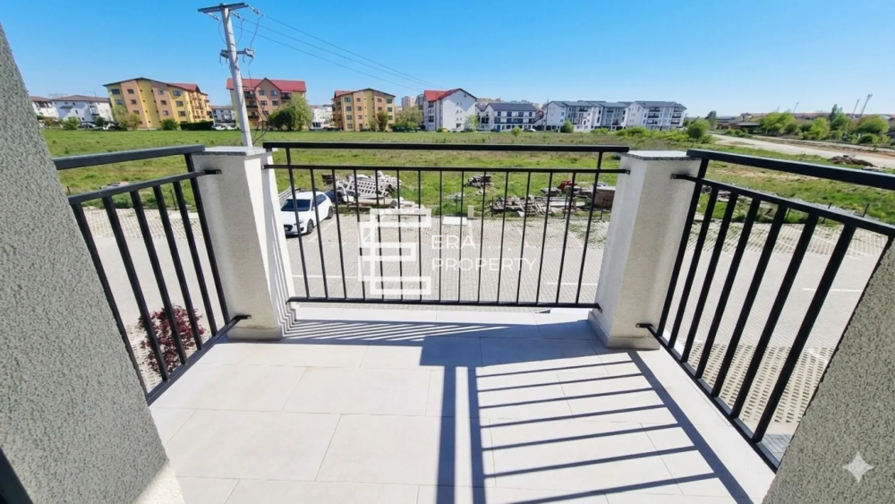 Apartament studio 40 mp, zona Brana Selimbar - Apartament studio 40 mp, zona Brana Selimbar

Apartament studio de 40 mp, cu balcon de 3,35 mp într-un ansamblu rezidențial modern și căutat. Locuința este compartimentată eficient și include: cameră, bucătărie, baie, hol și balcon .

Apartamentul se predă la stadiul de alb: 
*Pereți tencuiți și gletuiți, pregătiți pentru vopsea/lavabilă
*Uși și ferestre montate 3 foi de sticla , 5 camere.
*Instalații electrice si sanitare trase pe poziție .
*Centrală, incalzire in pardoseala.
*Șapă elicopterizata.
* Contoare de utilități (apă, gaz, curent)

- Loc de parcare inclus în preț
Ideal pentru locuit sau pentru investiție, într-o zonă liniștită, dar cu acces facil către toate punctele de interes din oraș.
Ansamblul rezidențial include loc de joacă pentru copii, spații verzi, alei de promenadă și iluminat stradal, fiind un loc ideal pentru relaxare.
Mod de plata agreat: cash/credit bancar.

*Pozele sunt cu titlu de prezentare!

Pret : 79000 euro
Tel: 0772 298 572

Ansamblu rezidențial format din 6 blocuri elegante, situat pe strada Nicolae Brana, în zona de Sud-Est a Sibiului, la doar câteva minute de Shopping City și LIDL.

✔️ Apartamente cu 1, 2 și 3 camere (37 – 74 mp)
✔️ Lift, parcare inclusă, spații comerciale și loc de joacă
✔️ Finisaje premium: încălzire în pardoseală, centrală proprie, tâmplărie Salamander cu 3 foi de sticlă
✔️ Fațade decorative, izolație termică completă
✔️ Acces securizat, drumuri asfaltate, contorizare separată
✔️ Aproape de transport public, școli și zone comerciale

📍 Locație: Șelimbăr – acces rapid către Sibiu și facilități urbane complete