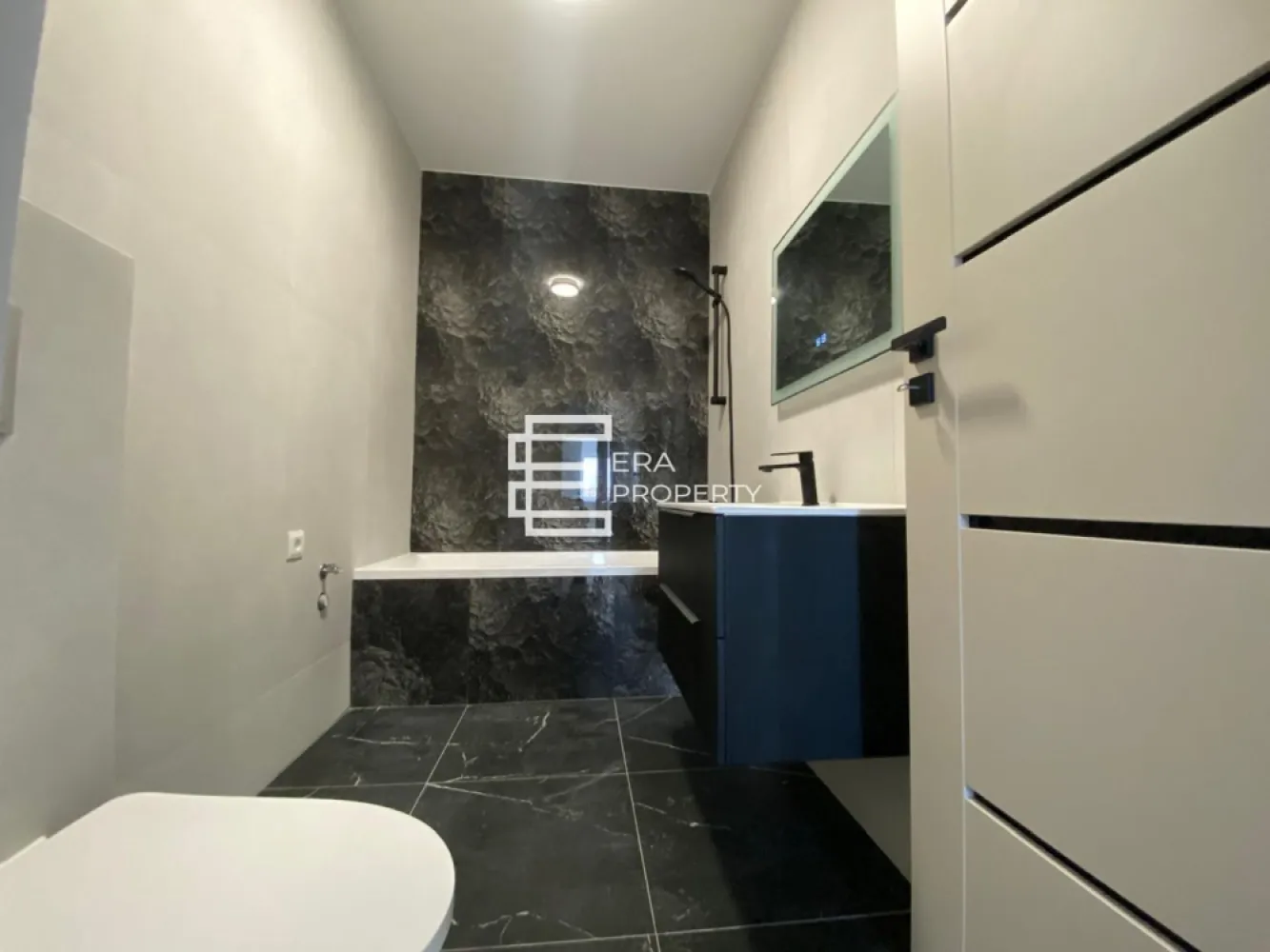 Apartament 3 camere, bloc nou, Calea Surii Mici-Zona de Vest