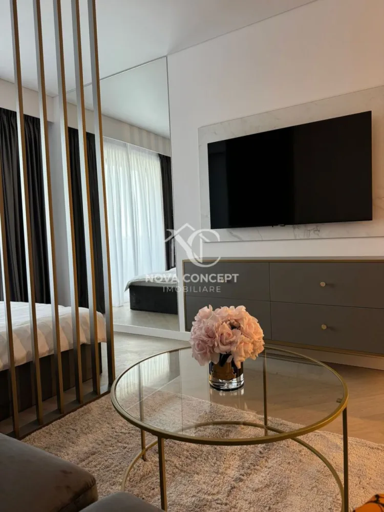 Studio Premium în Cortina North | Mutare Imediată | Sector 1 - Ofer spre închiriere studio în complexul Cortina North, Sector 1

Apartamentul este pregătit pentru mutare imediată. 
Dispune de: veselă, pahare, tacâmuri, aspirator, mop, fier și masă de călcat, uscător de rufe etc.

Prețul variază în funcție de modalitatea de plată aleasă:
• 600 Euro/lună (pentru plata integrală pe 1 an)
• 625 Euro/lună (pentru plata la fiecare 6 luni)
• 650 Euro/lună (pentru plata la fiecare 3 luni)

Condiții:
• Contract minim 1 an.
• Garanție: contravaloarea unei luni de chirie.
• Nu se acceptă animale de companie.
Telefon: 0766591268
