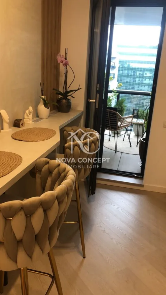 Închiriere Studio Premium - Complex Cortina North | Sector 1 - Gata de mutare! Un spațiu modern, liniștit și complet echipat, la câteva minute de Promenada Mall și Metrou Aurel Vlaicu.

 Detalii cheie: • Etaj: 9 din 10 (vedere superbă spre curtea interioară). • Confort: Complet mobilat și utilat (centrală proprie, AC, mașină de spălat rufe + mașină de spălat vase). 
Parcare: Posibilitate loc de parcare la 70 Euro/lună.
 Condiții: Nu se acceptă animale de companie. Se oferă contract ANAF.
 Preț: 630 Euro/lună. 
Tel: 0766591268