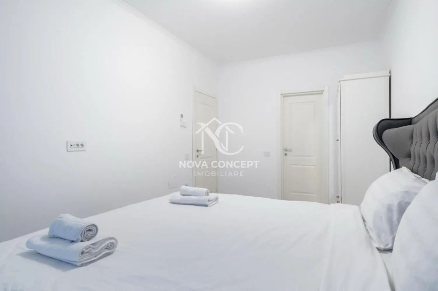 Apartament 3 camere Via Pipera - Apartament cu 3 Camere de vanzare în Voluntari/Pipera | Liniște absolută | Bloc 2023

📐 Detalii pe scurt: • Suprafață: 80.5 mp utili + 3 balcoane (24 mp). Fiecare cameră are ieșire proprie pe terasă.
 • Compartimentare: Living open-space (~30mp), 2 dormitoare, 2 băi. 
• Etaj: 4 din 5. 
• An construcție: Bloc nou, 2021. 
• Parcare: Se poate achiziționa loc de parcare separat la prețul de 18.000€.
Tranzacție rapidă și sigură (se acceptă și credit).
 💵 Preț apartament: 225.000€
Detalii și vizionări în privat sau la: 0766591268