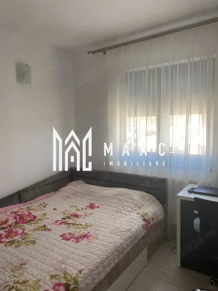 Apartament 3 camere | 111 mpu | 2 balcoane | 2 parcari | Ostroveni | - MAAC Imobiliare vă propune spre vânzare sau schimb un apartament premium cu 3 camere, situat pe Bulevardul Dem Rădulescu, într-una dintre cele mai moderne și apreciate zone rezidențiale din Râmnicu Vâlcea. Proprietatea este amplasată într-o zonă retrasă și foarte liniștită, în spatele restaurantului Brothers, oferind confort, intimitate și acces rapid către oraș.
Apartamentul impresionează prin suprafața generoasă, compartimentarea eficientă și finisajele moderne, fiind ideal pentru o familie care își dorește spațiu și confort într-un imobil nou.
Caracteristici:
Apartament cu 3 camere
Suprafață totală: 111 mp
Suprafață utilă: 95 mp
Balcon generos de 16 mp
Etaj 3 din 3
Construcție finalizată în 2022
Zonă liniștită, retrasă de la stradă
2 locuri de parcare incluse
Ideal pentru locuit sau investiție
Compartimentare:
Living spațios și luminos
2 dormitoare
Bucătărie separată
2 băi
Hol generos
Balcon mare cu spațiu pentru relaxare
Dotări:
Complet mobilat și utilat
Aer condiționat
Televizor
Centrală termică Immergas
Finisaje moderne
Spații bine optimizate
Mobilier și electrocasnice incluse
Avantaje:
Construcție nouă – 2022
Zonă foarte liniștită
Fără zgomot de trafic
2 locuri de parcare incluse
Apartament modern și spațios
Aproape de restaurante, magazine și puncte de interes
Ideal pentru familie
Condiții vânzare:
Vânzarea cash se realizează cu predare în termen de 6 luni de la semnarea actului de vânzare
Preț negociabil
Pentru mai multe informații și programarea unei vizionări, echipa MAAC Imobiliare vă stă la dispoziție.ID 3111348