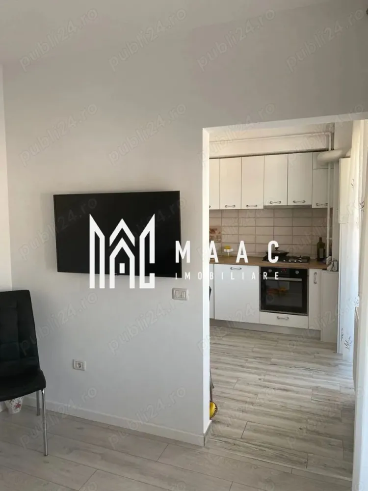 Apartament 3 camere | 111 mpu | 2 balcoane | 2 parcari | Ostroveni | - MAAC Imobiliare vă propune spre vânzare sau schimb un apartament premium cu 3 camere, situat pe Bulevardul Dem Rădulescu, într-una dintre cele mai moderne și apreciate zone rezidențiale din Râmnicu Vâlcea. Proprietatea este amplasată într-o zonă retrasă și foarte liniștită, în spatele restaurantului Brothers, oferind confort, intimitate și acces rapid către oraș.
Apartamentul impresionează prin suprafața generoasă, compartimentarea eficientă și finisajele moderne, fiind ideal pentru o familie care își dorește spațiu și confort într-un imobil nou.
Caracteristici:
Apartament cu 3 camere
Suprafață totală: 111 mp
Suprafață utilă: 95 mp
Balcon generos de 16 mp
Etaj 3 din 3
Construcție finalizată în 2022
Zonă liniștită, retrasă de la stradă
2 locuri de parcare incluse
Ideal pentru locuit sau investiție
Compartimentare:
Living spațios și luminos
2 dormitoare
Bucătărie separată
2 băi
Hol generos
Balcon mare cu spațiu pentru relaxare
Dotări:
Complet mobilat și utilat
Aer condiționat
Televizor
Centrală termică Immergas
Finisaje moderne
Spații bine optimizate
Mobilier și electrocasnice incluse
Avantaje:
Construcție nouă – 2022
Zonă foarte liniștită
Fără zgomot de trafic
2 locuri de parcare incluse
Apartament modern și spațios
Aproape de restaurante, magazine și puncte de interes
Ideal pentru familie
Condiții vânzare:
Vânzarea cash se realizează cu predare în termen de 6 luni de la semnarea actului de vânzare
Preț negociabil
Pentru mai multe informații și programarea unei vizionări, echipa MAAC Imobiliare vă stă la dispoziție.ID 3111348