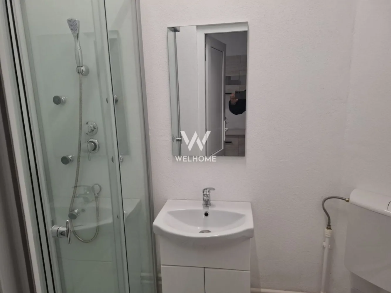 Garsoniere de vânzare – bloc cu mai multe unități | Predare la cheie