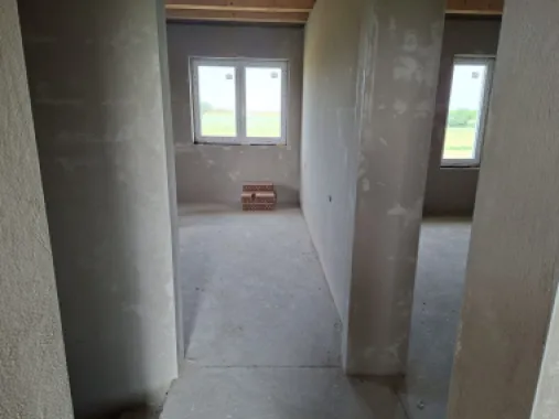 CASA NOUA IN GRI DE VANZARE