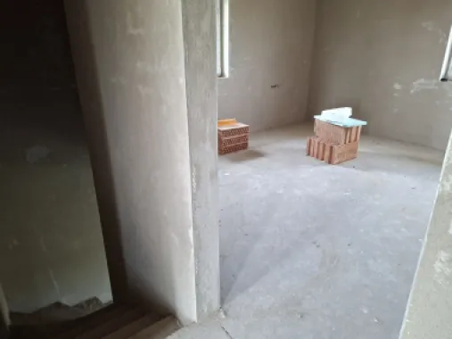 CASA NOUA IN GRI DE VANZARE
