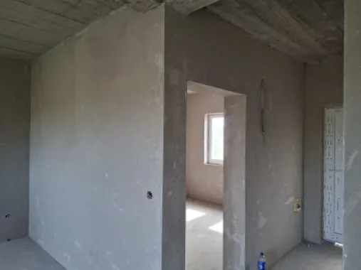 CASA NOUA IN GRI DE VANZARE