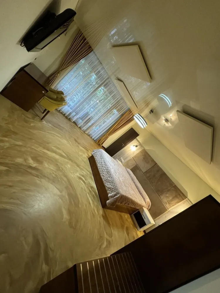 Apartament 3 Camere de Inchiriat - Mobilat si Utilat Premium - MAG INVEST va propune spre inchiriere un apartament cu 3 camere, situat intr-un complex rezidential modern din zona Bariera Traian. Proprietatea este complet mobilata si utilata, cu finisaje si electrocasnice premium, oferind un standard ridicat de confort si functionalitate.

Dotari si electrocasnice:
Plita incorporata
Hota
Cuptor electric
Frigider
Masina de spalat rufe cu uscator
Televizor
Aer conditionat
Facilitati suplimentare:
Loc de parcare privat inclus

Apartament spatios si luminos
Situat intr-un ansamblu rezidential sigur, cu acces rapid la puncte de interes

Pret inchiriere: 550 EUR / luna
Garantie: 550 EUR
Comision agentie: 70% din prima luna de chirie

Pentru detalii si programari vizionari:
Ene Liliana - 0746.252.252
MAG INVEST