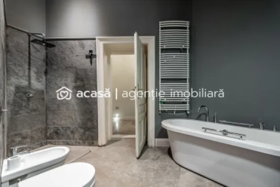 Apartament spatios cu 3 camere de LUX pe Metianu Comision 0