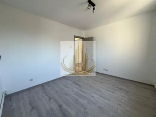 Ap 2 cam| Renovat integral | Etaj Intermediar | Shopping City | Turist
