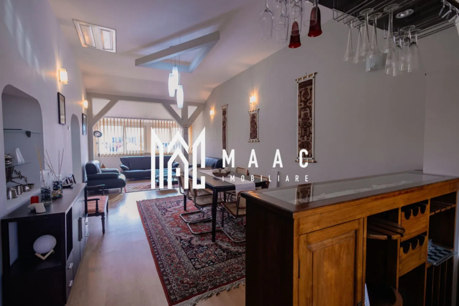 Apartament 5 Camere | 2 Nivele | 150MPU | Ciresica - MAAC Imobiliare vă propune spre vânzare un apartament spațios cu 5 camere, dispus pe 2 nivele, situat la etajul 4 al unui imobil bine întreținut și izolat termic cu BCA, o proprietate potrivită pentru o familie numeroasă sau pentru cei care apreciază suprafețele generoase și compartimentarea versatilă.

Comision 0% pentru cumparator 

Apartamentul are o suprafață utilă de 150 mp și este organizat pe două niveluri, oferind delimitare clară între zonele de zi și cele de odihnă.

Caracteristici principale:
-suprafață utilă: 150 mp
-compartimentare pe 2 nivele
-5 camere luminoase
-2 băi complet echipate
-balcon
-pivniță de 10 mp

Proprietatea se vinde mobilată și utilată complet, cu excepția câtorva corpuri de mobilier. Încălzirea este eficientă, iar confortul termic este asigurat de izolația exterioară cu BCA. Compartimentarea funcțională permite organizarea distinctă a spațiilor de lucru, relaxare și odihnă.

Localizarea oferă acces facil la școli, magazine, mijloace de transport în comun și spații verzi, ceea ce face ca această proprietate să fie potrivită atât pentru locuire proprie, cât și pentru investiție.

Pentru informații și vizionări vă rugăm să menționați la telefon numărul CP2695312.