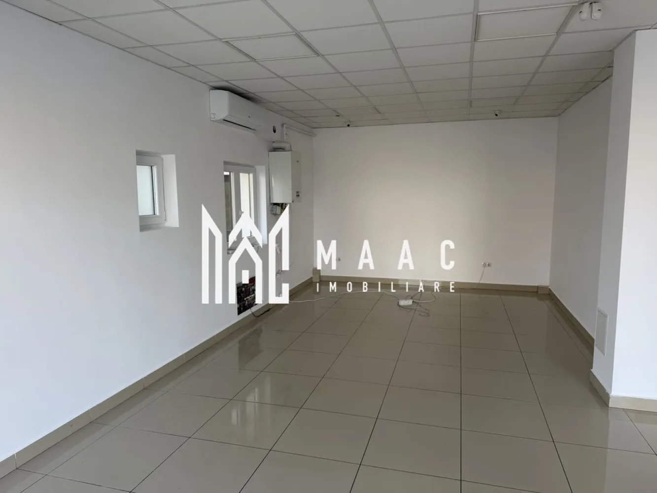 Spatiu comercial | 54 mp | Lacul Binder - De închiriat spațiu comercial 54mp,compus din 2 încăperi+grup sanitar,zona Deventer Residence (lacul lui Binder), la strada.
Dotări:
-încălzire pardoseală
-aer condiționat
-6 camere supraveghere
-alarmă
-2 locuri parcare
Preț 590 euro+tva(se oferă factură).
Renovat!Disponibil imediat!

Pentru mai multe informații și programarea unei vizionări, echipa MAAC Imobiliare vă stă la dispoziție, vă rog să specificați CP3089595