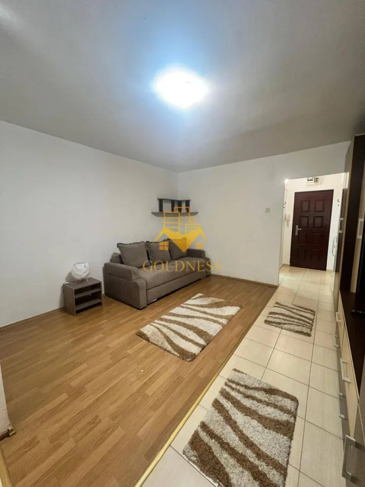 1 Camera, Marasti, Ira, Leroy Merlin, FSEGA, Expo Transilvania - GOLDNESS Imobiliare vă propune spre închiriere o garsonieră semidecomandată complet mobilată și utilată, cu o suprafață de 33 m², la parter într-un imobil de 4 etaje, în apropierea Expo Transilvania și FSEGA.
Se află în apropierea stațiilor de transport în comun, magazine, restaurante, spații verzi, farmacii, etc.

Apartamentul este compartimentat astfel:
 * camera cu canapea extensibila, TV, comodă TV, dressing.
 * baie complet utilată cu cada, calorifer port prosop și dulap pentru depozitare.
 * Bucătăria este dotată cu aragaz, frigider, cuptor, cuptor cu microunde.
 * Imobilul este dotat cu termoficare, mașină de spălat haine, etc.

Dacă sunteți interesați de acest apartament și doriți să îl vizionați, dar și pentru alte oferte nu ezitați să ne contactați telefonic sau prin e-mail. Vă stăm la dispoziție!
Pentru intermediere se percepe un comision de 50% din prețul chiriei!