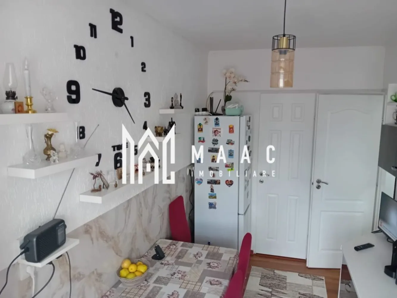 Apartament 2 Camere | Semidecomandat | Balcon Închis | Etaj 3