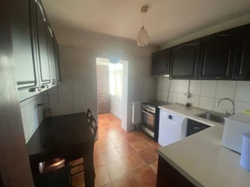 De inchiriat apartament 2 camere Piata Centrala, 430 euro