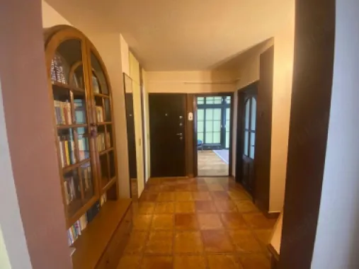 De inchiriat apartament 2 camere Piata Centrala, 430 euro