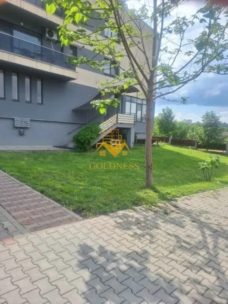 2 camere, modern, parcare, bloc nou, terasa, Borhanci Zona Romu Ladea - GOLDNESS Imobiliare vă propune spre închiriere un apartament cu 2 camere complet mobilat și utilat, la etajul 1 într-un imobil de 2 etaje, în Cartierul Borhanci.
Dispune de loc de parcare exterioara inclusa in pret!
Se află în apropierea stațiilor de transport în comun, magazine, restaurante, spații verzi, farmacii, etc. 

Apartamentul este compartimentat astfel:
 - dormitor cu pat matrimonial, dressing, noptiere
 - living cu bucatarie open space complet utilată și mobilată, canapea extensibilă, loc de servit masa 
 - baie cu cada, calorifer port prosop și dulap pentru depozitare.
 - terasa de 8 mp.

Imobilul este dotat cu toate cele necesare- centrală proprie, frigider, aragaz, hotă, mașină de spălat haine, etc. 

Dacă sunteți interesați de acest apartament și doriți să îl vizionați, dar și pentru alte oferte nu ezitați să ne contactați telefonic sau prin e-mail. Vă stăm la dispoziție!

Pentru intermediere se percepe un comision de 50% din prețul chiriei!