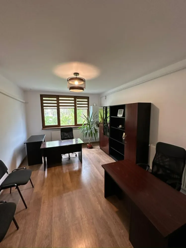 Garsonieră de închiriat – ideală pentru birou/cabinet, Țiglina 1