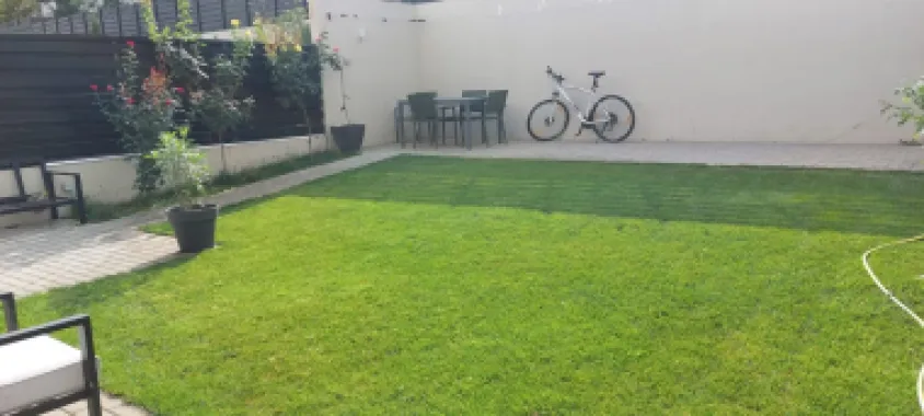 De vânzare casă premium tip duplex, vedere spre Lacul Brates, comision 0%
