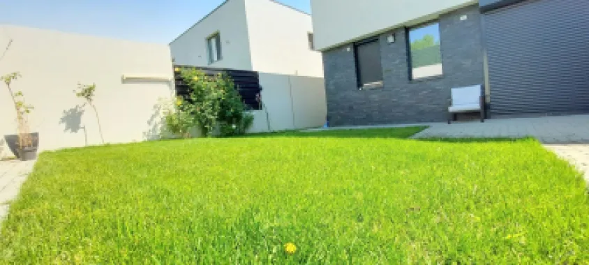 De vânzare casă premium tip duplex, vedere spre Lacul Brates, comision 0%