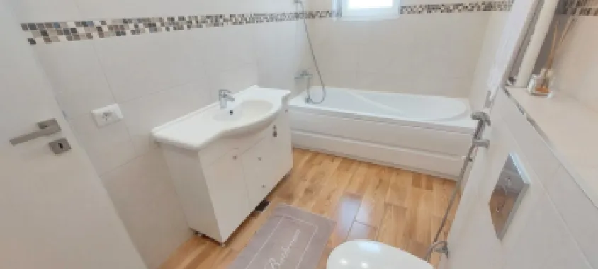 De vânzare casă premium tip duplex, vedere spre Lacul Brates, comision 0%