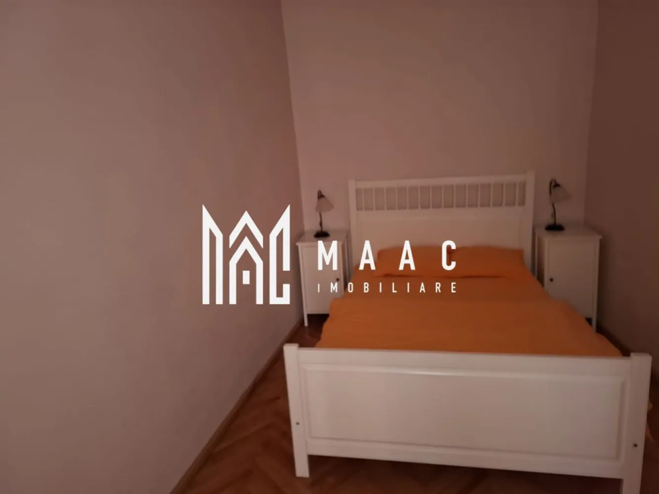 Apartament 3 camere | 70MPU | Etaj 1 | Ultracentral - MAAC Imobiliare vă propune spre închiriere un apartament cu 3 camere, nedecomandat, complet mobilat și utilat,într-o zonă cu acces rapid către toate punctele de interes ale orașului Sibiu. Apartamentul are o suprafață de 70mp și este compartimentat astfel: -2 dormitoare -1 living -1 baie -1 bucătărie Poziționarea centrală reprezintă un avantaj major, imobilul aflându-se în apropierea instituțiilor publice, zonelor comerciale, restaurantelor, cafenelelor și mijloacelor de transport în comun, cu acces facil către principalele artere ale orașului. Condiții de închiriere: Nu se acceptă animale de companie Nu se acceptă fumători Se percepe garanție în cuantumul unei chirii Pentru mai multe detalii sau programarea unei vizionări, vă rugăm să ne contactați și să specificați ID: CP2883730. }}