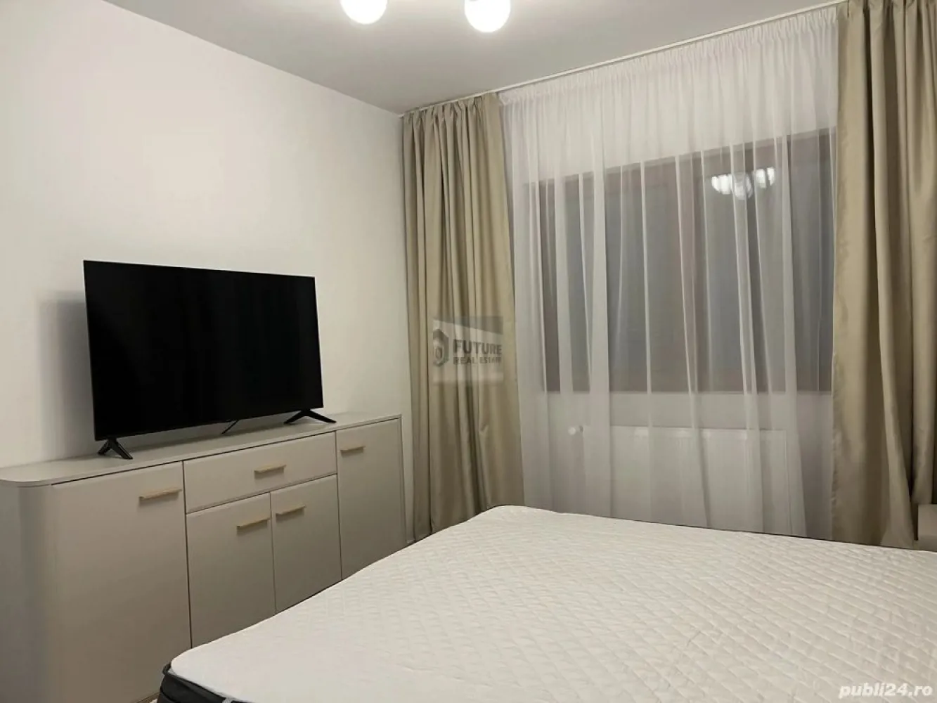 Închiriez apartament 2 camere Metalurgiei Berceni - Se oferă spre închiriere apartament spatios și luminos, perfect pentru familii sau profesioniști care apreciază confortul și funcționalitatea. • Living generos și dormitor bine proporționat, plus spațiu mansardat de 33 mp ce poate fi utilizat ca birou, cameră de relaxare sau spațiu depozitare. • Compartimentare semidecomandată eficientă. • Centrala termică proprie, costuri de întreținere reduse pe tot parcursul anului. • Finisaje moderne și starea generală foarte bună. Localizare și facilități în zonă Adresă: Popesti-Leordeni, Ilfov (zona rezidențială apropiată de București). Proprietatea beneficiază de: • Acces facil la mijloace de transport în comun. • 7 minute până la stația de metrou Apărătorii Patriei. • 5–6 minute până la stația Dimitrie Leonida. • Magazine, restaurante și cafenele în proximitate. • Parcuri și spații verzi pentru recreere. Dotări incluse • Loc de parcare privat inclus în preț. • Ferestre luminoase cu vedere plăcută. • Posibilitate vizionare la cerere. Informații utile • Chiria este 500 € / lună. • Disponibil din 01.02.2026. • Locuința este pregătită pentru semnarea unui contract de închiriere standard. Contact Pentru detalii suplimentare și programări vizionare, vă rugăm să ne contactați direct. }}