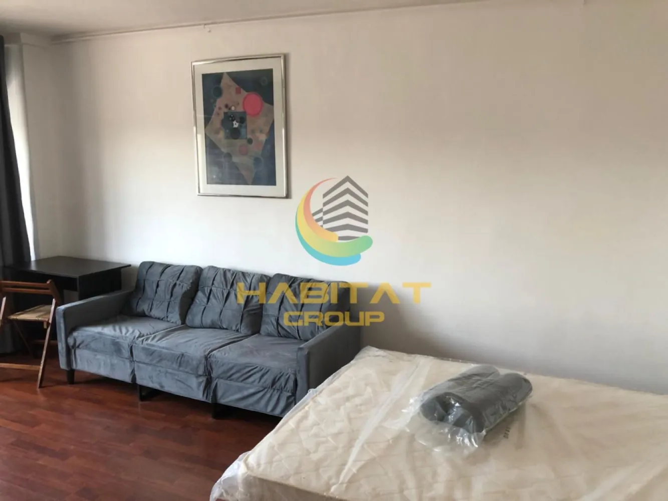Garsoniera de inchiriat mobilata Tineretului metrou - Prezentam spre inchiriere o garsoniera mobilata, pozitionata excelent ultracentral, zona Tineretului.

Garsoniera se inchiriaza complet mobilata si utilata.
Zona excelenta, ce ofera multiple facilitati, numeroase mijloace de transport in comun la indemana,, la doar 2 minute de centrul orasului.
Chirie 400/pe luna
Garantia chiria pe o luna.
Se percepe comision.
Pentru vizionare/programare vizionare Bianca Albu 0768776697