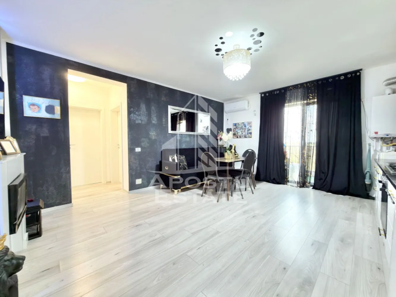 Apartament cu 2 camere mobilat si utilat in Giroc. - APOSTU ESTATE va propune spre vanzare un apartament cu 2 camere situat in Giroc.
Magazine si supermarket-uri precum Lidl, Profi, Mega Image, Penny, Scoala, Gradinita la o distanta de 5 minute, acces facil la mijloace de transport in comun.

Apartamentul se vinde complet mobilat si utilat, precum se observa in imagini.
Imobilul dispune de o suprafata de 41 mp utili si este situat la etajul 3.

Compartimentare: 
- hol acces.
- living cu bucatarie open space.
- dormitor.
- baie cu geam si cada.
- terasa.
- acces in pod.

Detalii tehnice:
- constructie realizata in anul 2021 din caramida Porotherm de 30 cm.
- exterior izolat cu polistiren de 10 cm eps 80.
- pereti despartitori complet din caramida (fara rigips) tencuiti mecanizat finisati cu glet si vopsea lavabila.
- geamuri termopan cu 3 sticle pentru izolare fonica si termica superioara, foarte mari si luminoase.
- centrala proprie pe gaz, sistem de incalzire prin calorifere.
- aparataje modulare Gewis.
- usa acces securizata, usi interioare Porta Doors.
- electrocasnice noi, in stare perfecta de functionare. (frigider, masina de spalat rufe, aragaz, cuptor, hota).
- acces in pod din casa scarii, spatiul de depozitare este delimitat de cel al vecinilor.
- 1 loc de parcare.
Utilitati complete: curent, apa de la retea, canalizare, gaz.

Pentru mai multe detalii nu ezitati sa ne contactati!
Acceptam orice fel de credit bancar. Oferim consultanta si solutii financiare prin colaboratorii nostri pentru a obtine cel mai avantajos credit Ipotecar sau Noua Casa.

Va asteptam cu drag la o vizionare chiar astazi!
CP3103793