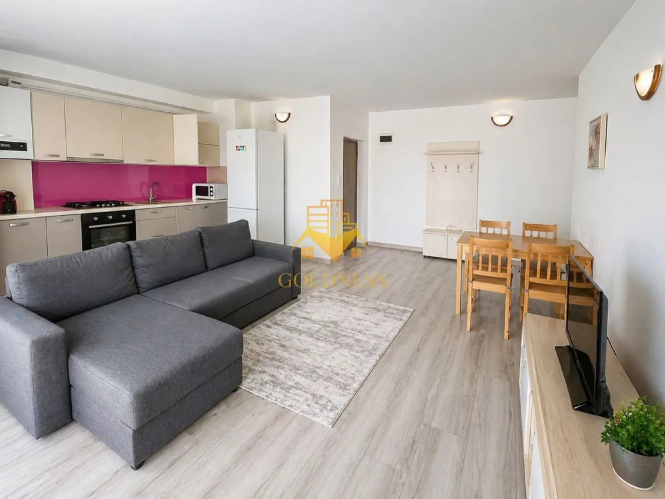 2 camere open space, Modern, Parcare, Zorilor, Zona Golden Tulip - GOLDNESS Imobiliare vă propune spre închiriere un apartament cu  2 camere complet mobilat și utilat, la etajul 3, în Cartierul Zorilor. 
 
Deține loc de parcare subteran. 

Se află în apropierea stațiilor de transport în comun, magazine, restaurante, spații verzi, farmacii, etc. 
 Apartamentul este compartimentat astfel:

 - dormitor cu pat matrimonial, dressing separat, noptiere 
 - living cu bucatarie open space complet utilată și mobilată, canapea extensibilă, loc de servit masa 
 - baie cu cabină de duș, calorifer port prosop și dulap pentru depozitare.
 - două balcoane.

Imobilul este dotat cu toate cele necesare- centrală proprie, frigider, aragaz, hotă, mașină de spălat haine,   etc. 

Dacă sunteți interesați de acest apartament și doriți să îl vizionați, dar și pentru alte oferte nu ezitați să ne contactați telefonic sau prin e-mail. Vă stăm la dispoziție!
Pentru intermediere se percepe un comision de 50% din prețul chiriei!