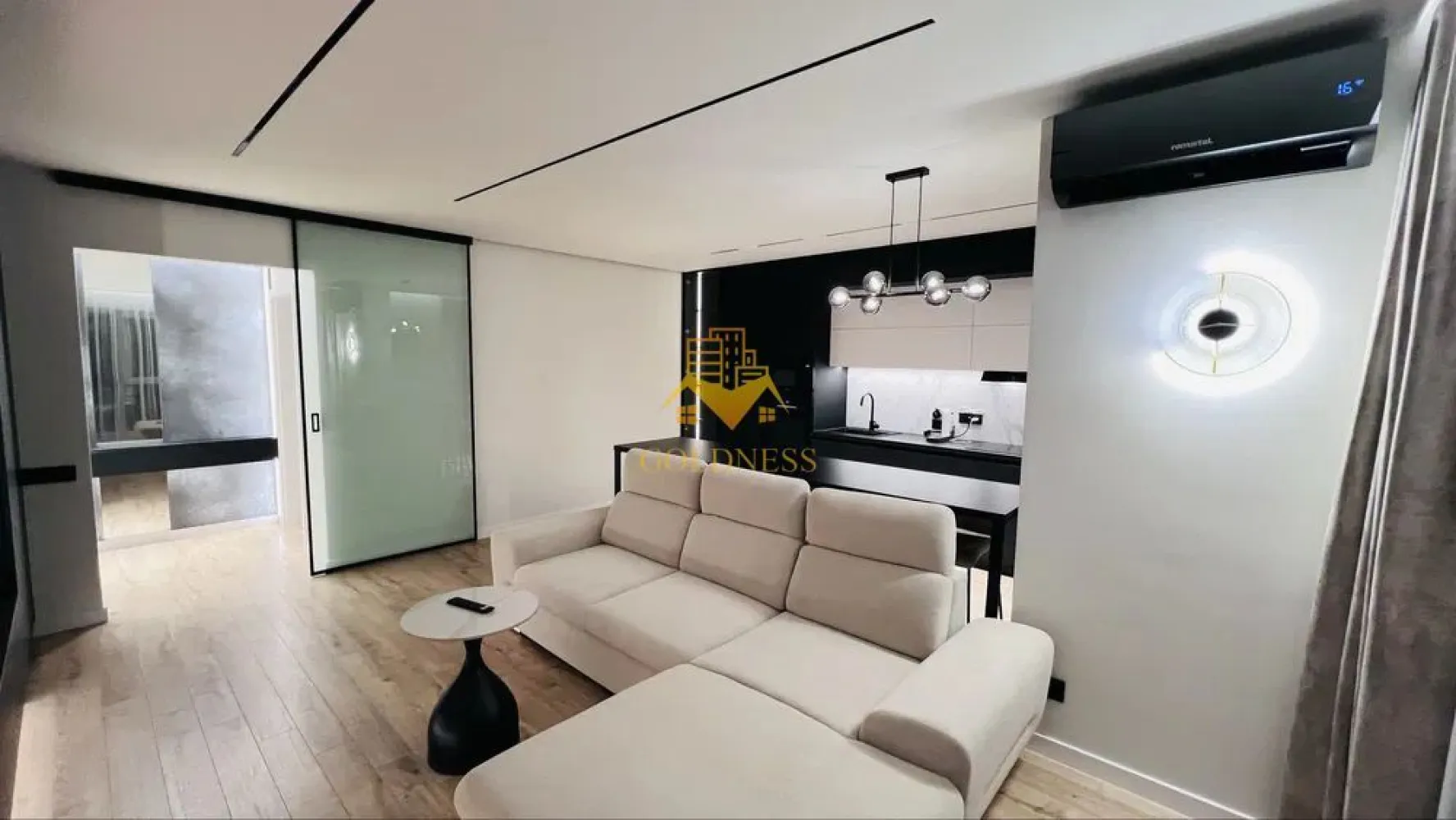 2 Camere, Marasti, Parcare Subterana, Premium, Expo Transilvania, Ira - GOLDNESS Imobiliare vă propune spre închiriere un apartament cu 2 camere, situat în cartierul Mărăști.
Apartamentul este situat într-un bloc nou, la etajul 1, și este la prima închiriere. Acesta are 1 balcon și o terasă mare de 12 mp.
Apartamentul este complet mobilat și utilat cu electrocasnice Bosch, inclusiv cuptor cu microunde, plită, hotă, mașină de spălat vase, mașină de spălat rufe, uscător de rufe, uscător de păr, aer condiționat și aparat de cafea Nespresso.
Dispune de videointerfon cu display mare și funcție foto.
Spațiul de dormit este deservit de un pat matrimonial și un colțar extensibil.
Încălzirea se face prin pardoseală.
Accesul în apartament este securizat cu ușă metalică cu închidere în multe puncte, iar geamurile au sticlă în 3 rânduri pentru o izolare fonică sporită.
Există abonament la internet și TV prin cablu.
Cheltuielile lunare sunt foarte mici.
Blocul este supravegheat video.
La parterul blocului se află un magazin Mega Image.
Apartamentul are parcare subterană supravegheată video, iar accesul se face pe bază de telecomandă (inclusă în preț).
Accesul în apartament este securizat cu ușă metalică cu închidere în multe puncte, iar geamurile au sticlă în 3 rânduri pentru o izolare fonică sporită.
Dacă sunteți interesat de acest apartament și doriți să îl vizionați, dar și pentru alte oferte nu ezitați să ne contactați telefonic sau prin e-mail. Vă stăm la dispoziție!
Pentru intermediere se percepe un comision de 50% din prețul chiriei! 1