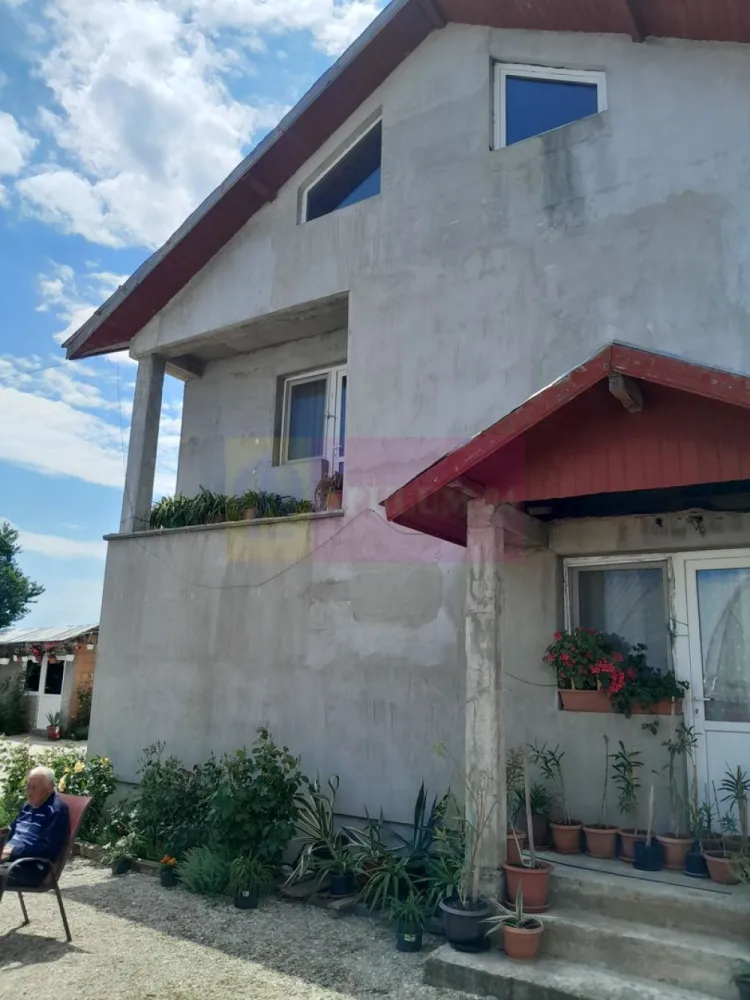 VARASTI / GR - CASA P+1+M (4 CAM) DE VANZARE