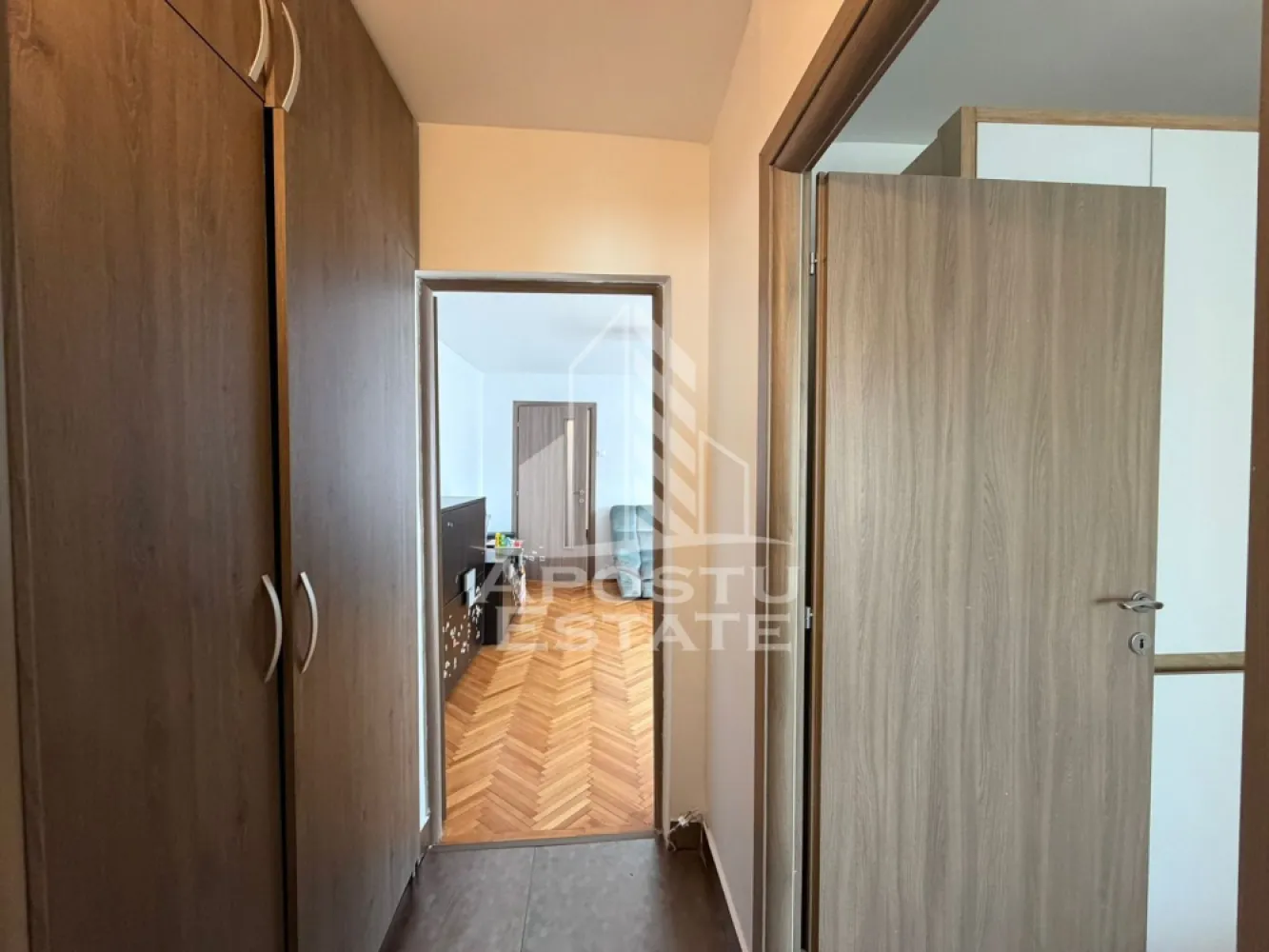 Apartament cu 3 camere, de vanzare, zona Kiriac, Timisoara