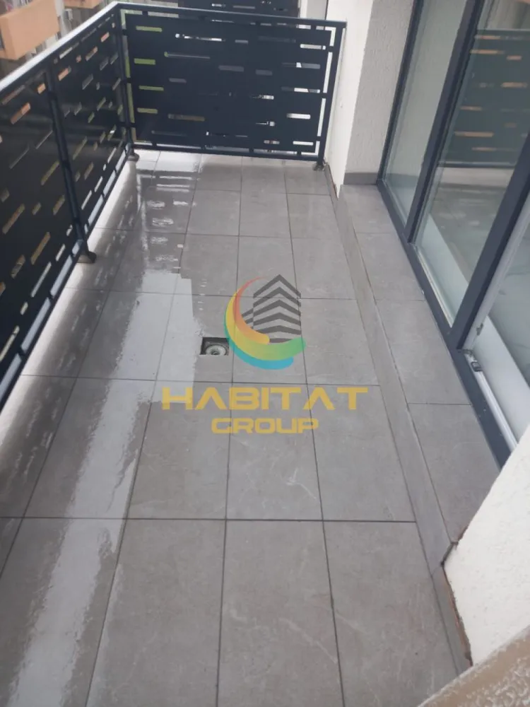Pallady 2 camere semidec. 55 mp doar 10 min.metrou Teclu - Habitat Group Imobiliare va prezinta sre vanzare un apartament 2 camere semidecomandat avand o suprafata totala utila de 54,51 mp la pretul promotional de :
- 98.000 Euro TVA inclus pentru plata unui avans de 15 % la antecontract.

Termen finalizare constructie : aprilie 2027.
Poze reale din blocul anterior finalizat si vandut integral de catre acelasi dezvoltator.

Apartamentul de 2 camere semidecomandat situat la etajul 1 al unui bloc cu 3 niveluri , cu o compartimentare ideala pentru familia dumneavoastra, suprafata utila de 41,08 mp + o terasa de 13,43 mp.
Din paletarul dezvoltatorului, la un buget generos va punem la dispozitie finisaje de calitate la alegerea Dvs.

Compartimentarea ideala pentru familia dumneavoastra :

- Living + bucatarie 20,31 mp
- Hol 3,92 mp
- Dormitor 12,31 mp 
- Baie 4,54 mp
- Terasa 13,43 mp

Apartamentul se preda echipat si utilat cu gresie, faianta, parchet, usi interior si cea de exterior securizata, centrala proprie pe gaz in condensatie de 24 kw cu incalzire in pardoseala , baia echipata si utilata. 
Apartamentul va fi predat la cheie bransat la toate utilitatile Enel, Engie si Apanova.

Amplasat la doar 10 minute de mers pe jos pana la statia de metrou Nicolae Teclu, in apropriere de supermarket Mega-Image , Lidl, Profi, gradinite, scoli, farmacii, spitale, spatii verzi si de agrement, dar si Parcul Teilor, confera confortul mult dorit pentru familia dumneavoastra.

Oferim asistenta gratuita in vederea intocmirii dosarului de creditare. Comision 0%.

Exista posibilitatea achizitionarii separate a unui loc de parcare suprateran la pretul de 7.000 Eur fara TVA sau loc parcare subteran acoperit la pretul de 10.000 Eur fara TVA .

Locatie birou vanzari dezvoltator : strada Postasului nr.29 , Sector 3

Waze: Habitat Group Estate

Program vizionari: Luni - Vineri : 10:00 - 18:00 si Sambata : 10:00 - 14:00

Recomand vizionare Bogdan Mavrogheorghe 0730.115.450.