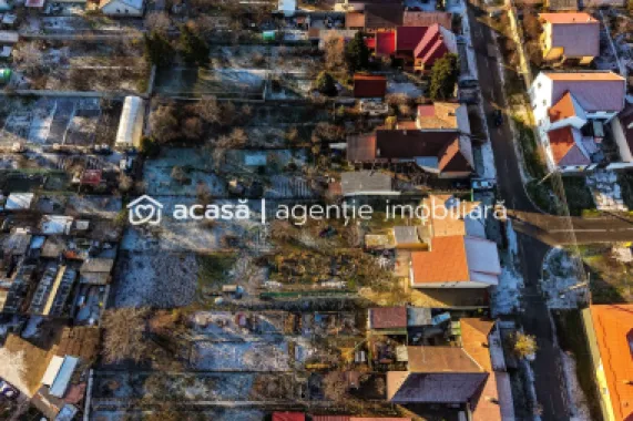 Casă nouă cu etaj semifinalizată, zonă liniștită în Aradul Nou