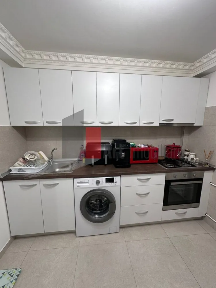 Garsoniera Alba Iulia - Decebal - Va propunem spre vanzare o garsoniera in zona Alba Iulia - Decebal, Etaj 4/4, decomandata, mobilata si utilata complet, renovata, gresie, faianta, parchet, termopan, aer conditionat, 42 m.p., bloc reabilitat termic, ideala investitie, apropiere Unirii, Muncii, Dristor