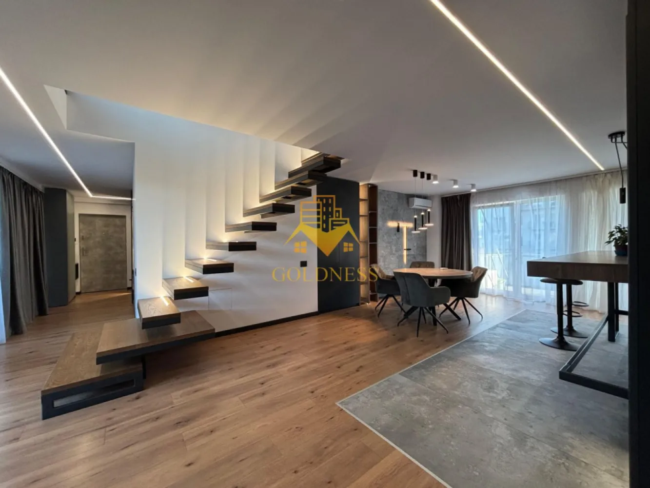Penthouse mobilat lux, parcare, AC, bloc nou, Semicentral, zona Horea - GOLDNESS Imobiliare vă propune spre închiriere penthouse cu panorama superba la 3 minute de centru, situat intr-o zona linistita. Penthouse-ul cu finisaje de lux este situat la etajul 4 al unui imobil constructie noua cu 4 etaje, dotat cu lift si videointerfon, dispus pe doua niveluri si are urmatoarea compartimentare: la primul nivel regasim un hol, un living luminos impreuna cu bucataria si zona de luat masa cu iesire pe o terasa de 24mp si un balcon de 5 mp, baie iar la al doilea nivel sunt doua dormitoare, din care unul cu dressing si o baie care deserveste cele doua dormitoare, hol, terasa de 24 mp si un balcon de 5 mp. Suprafata utila a apartamentului este de 115 mp, iar suprafata totala a teraselor este de 58 mp.
Apartamentul se inchirieaza pt o perioada de minim 2 ani.

Dacă sunteți interesați de acest apartament și doriți să îl vizionați, dar și pentru alte oferte sau detalii nu ezitați să ne contactați telefonic sau prin e-mail - goldnessimobiliare@gmail.com. Vă stăm la dispoziție!