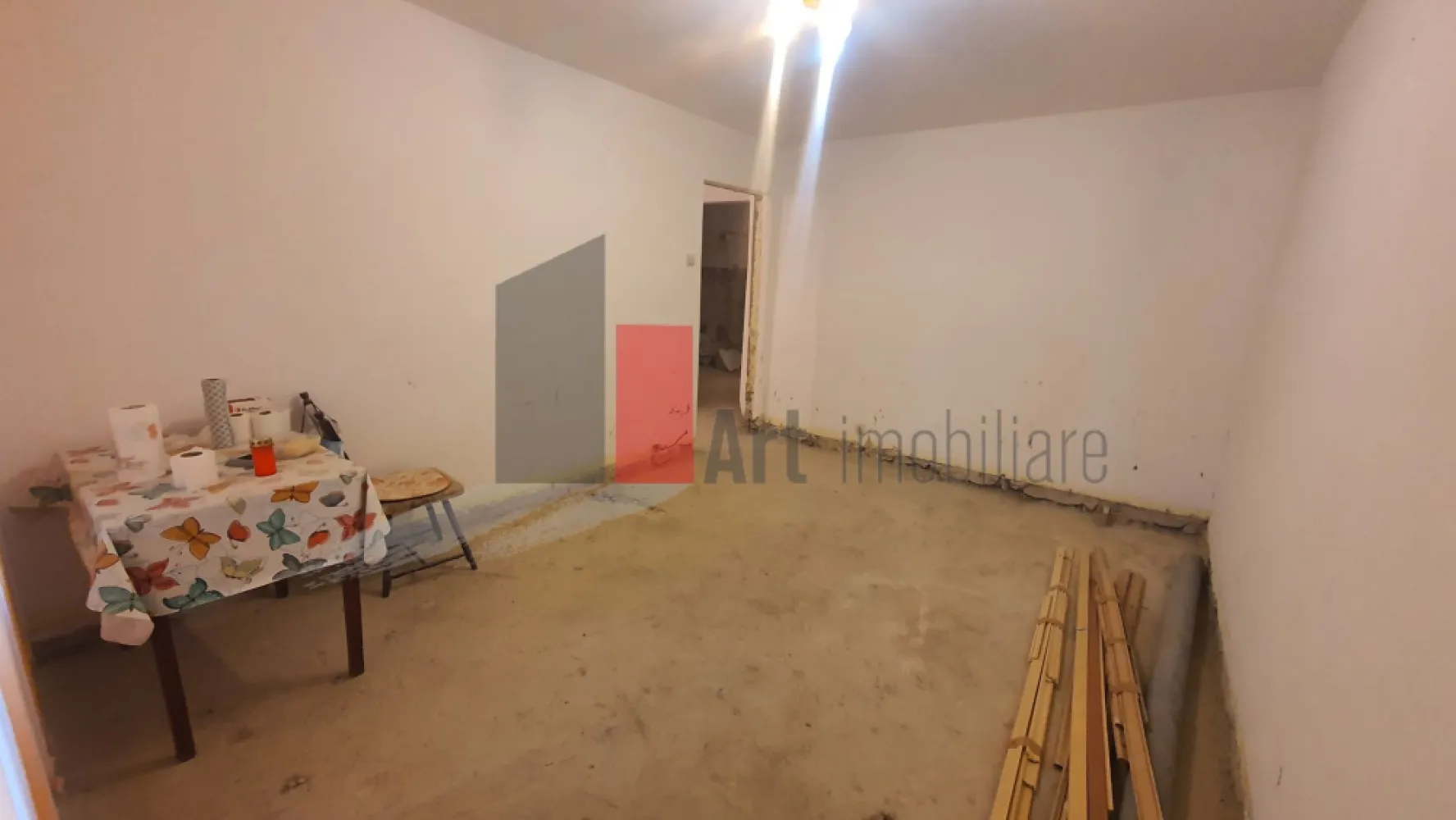 Super Ocazie - Ap 4 cam Giurgiu decomandat, parter