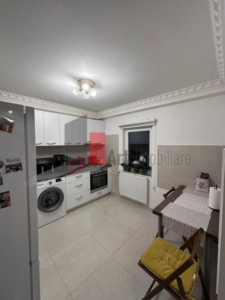 Garsoniera Alba Iulia - Decebal - Va propunem spre vanzare o garsoniera in zona Alba Iulia - Decebal, Etaj 4/4, decomandata, mobilata si utilata complet, renovata, gresie, faianta, parchet, termopan, aer conditionat, 42 m.p., bloc reabilitat termic, ideala investitie, apropiere Unirii, Muncii, Dristor