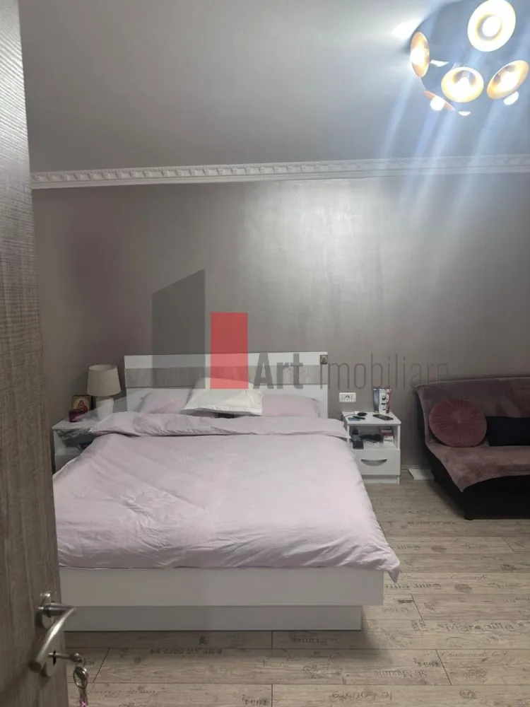 Garsoniera Alba Iulia - Decebal - Va propunem spre vanzare o garsoniera in zona Alba Iulia - Decebal, Etaj 4/4, decomandata, mobilata si utilata complet, renovata, gresie, faianta, parchet, termopan, aer conditionat, 42 m.p., bloc reabilitat termic, ideala investitie, apropiere Unirii, Muncii, Dristor